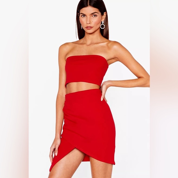 Nasty Gal red bandeau top and wrap skirt set - US size 0 - Picture 5 of 6